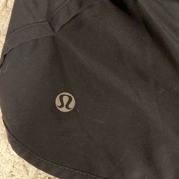 Lululemon Speed Up High-Rise Lined Short 2.5” - Picture 3 of 5